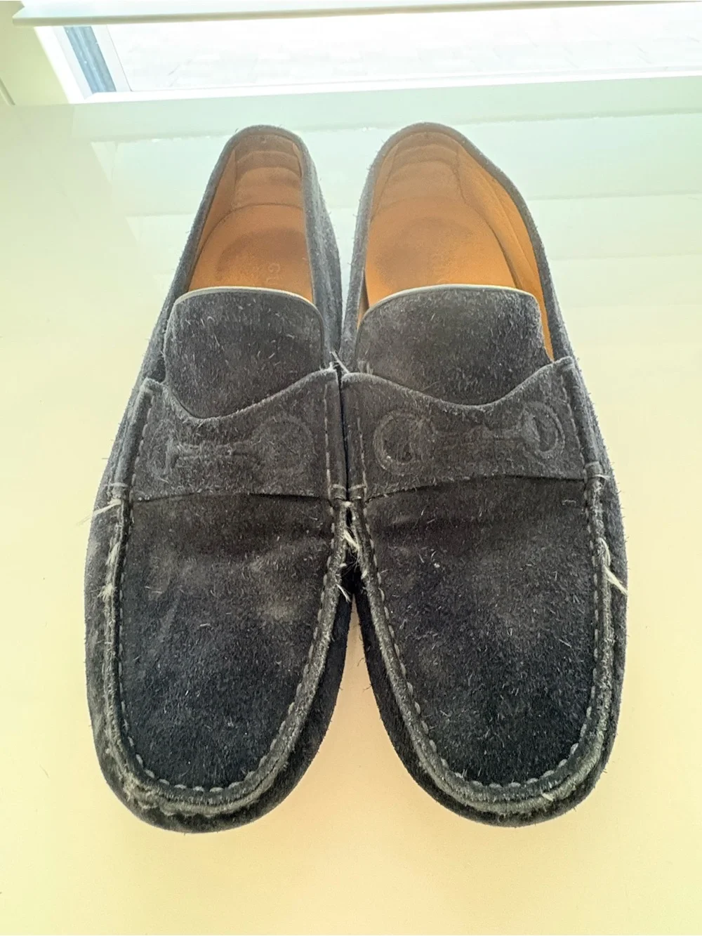 Gucci Navy Suede Slip-On Loafers with Tan Rubber Sole mens 8.5 size